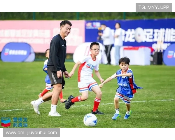 当潮流遇上放松时刻 探秘减压足球联名的治愈能量 当潮流遇上放松时刻 探秘减压足球联名的治愈能量